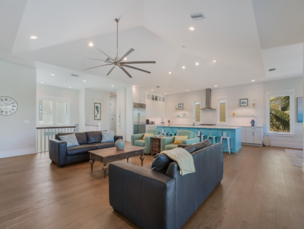 Luxurious Canal-Front Retreat - Perfect for Families